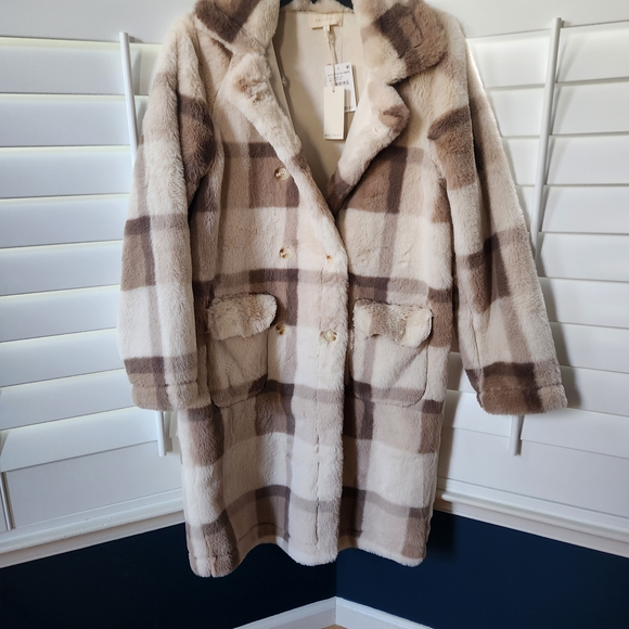 MELLODAY Jackets & Blazers - NWT Plaid Faux Fur Cream and Brown Teddy Jacket